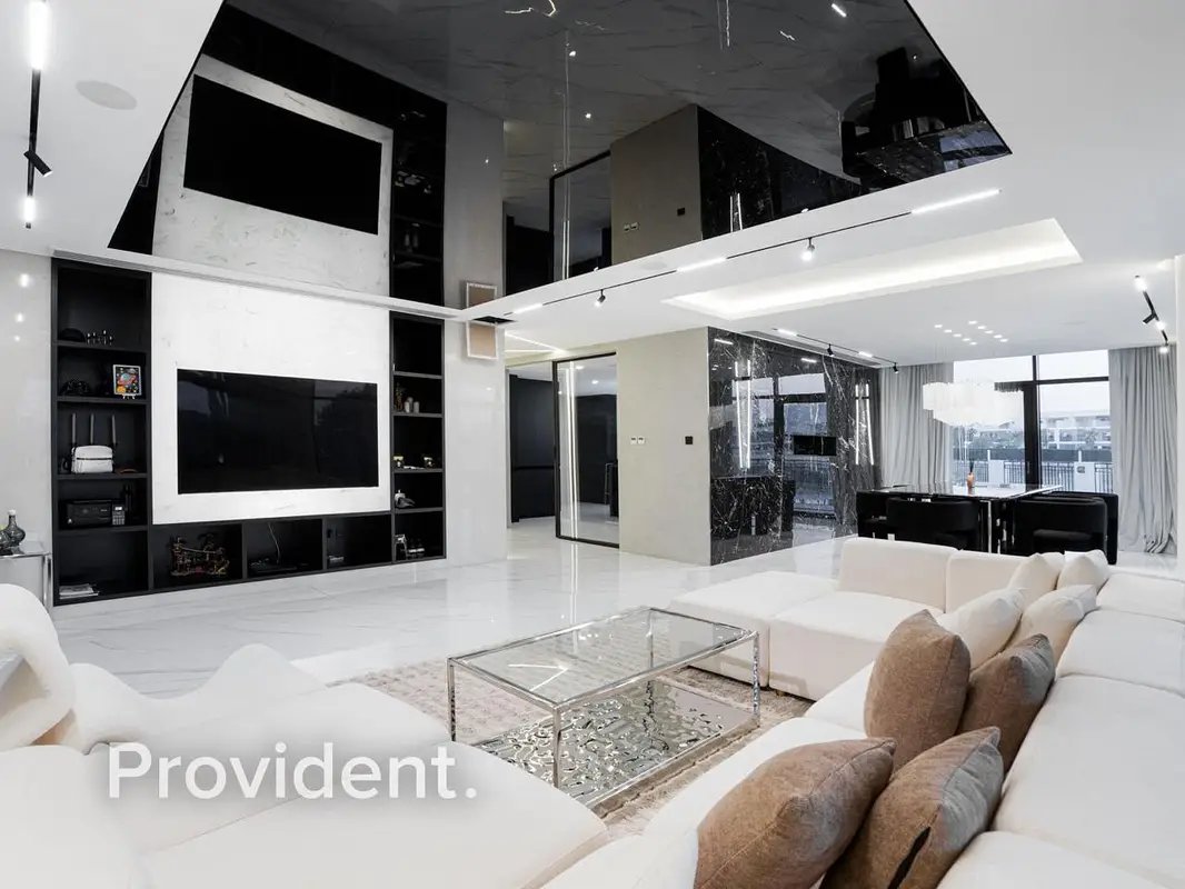6-bedroom freehold villa in DAMAC Hills — photo 1 of 5