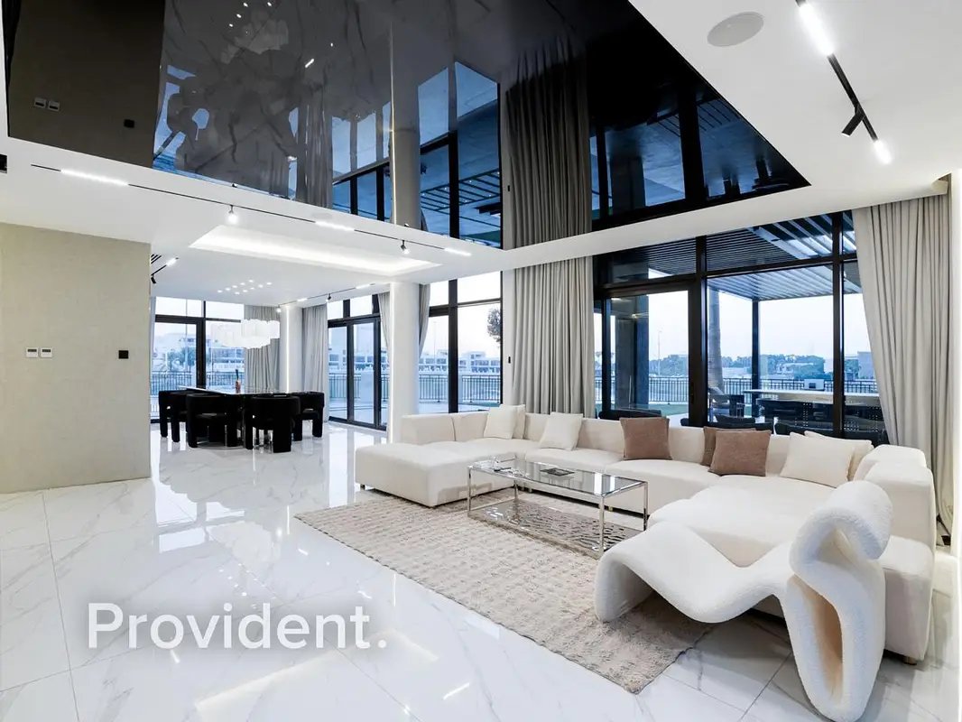 6-bedroom freehold villa in DAMAC Hills — photo 3 of 5