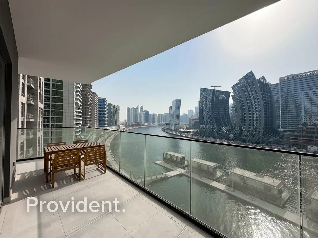 2-bedroom freehold apartment in Business Bay — photo 1 of 5