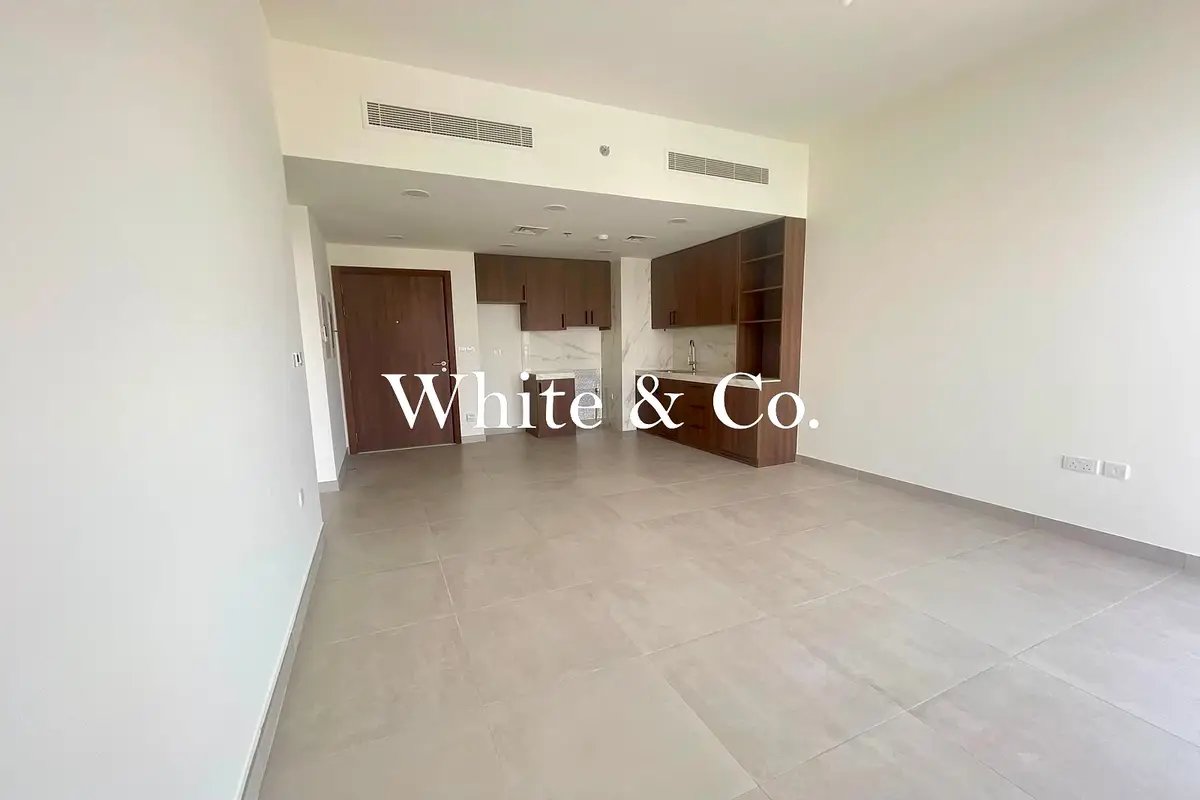 2-bedroom freehold apartment in Town Square — photo 3 of 5