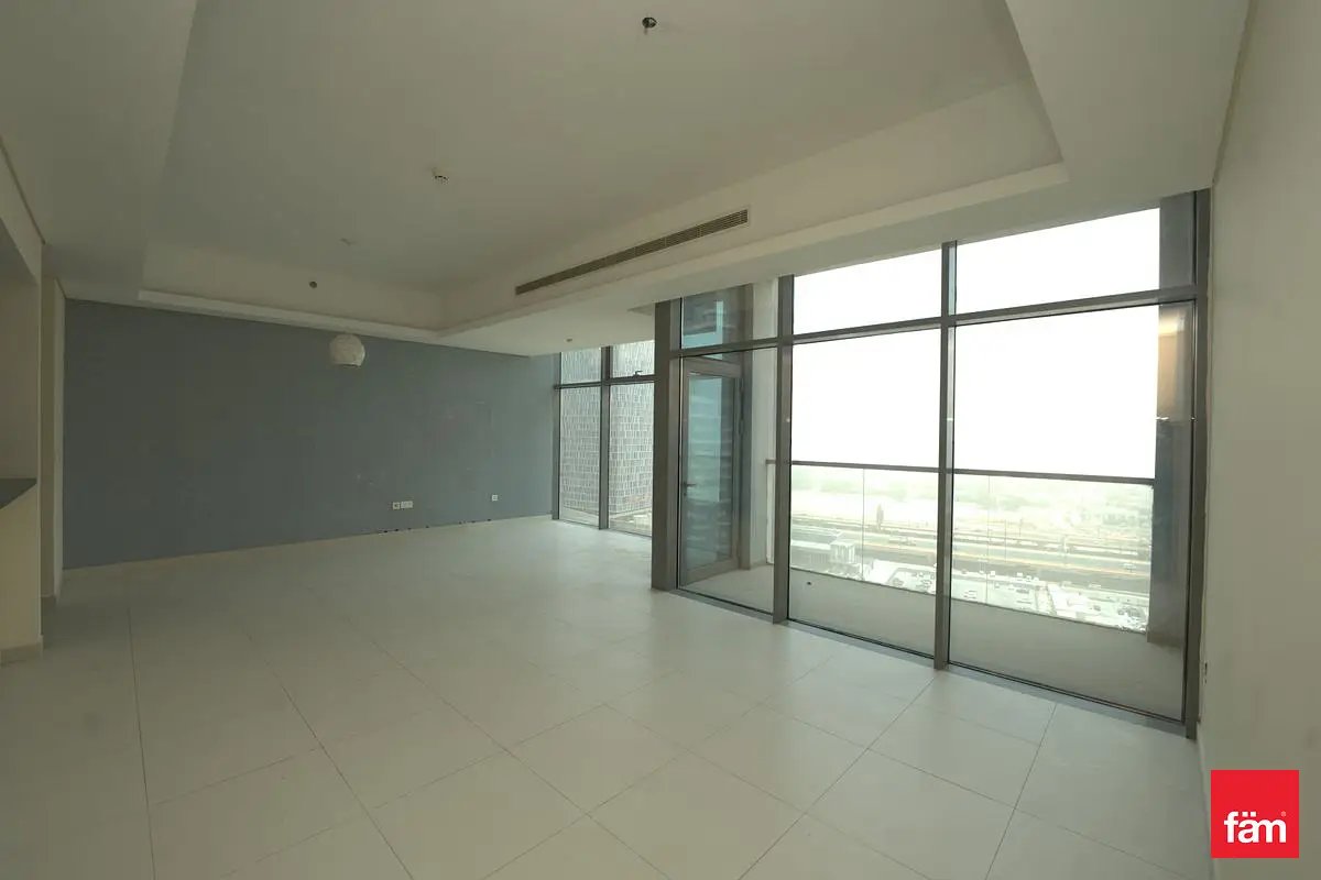 3-bedroom freehold apartment in Downtown Dubai — photo 1 of 5