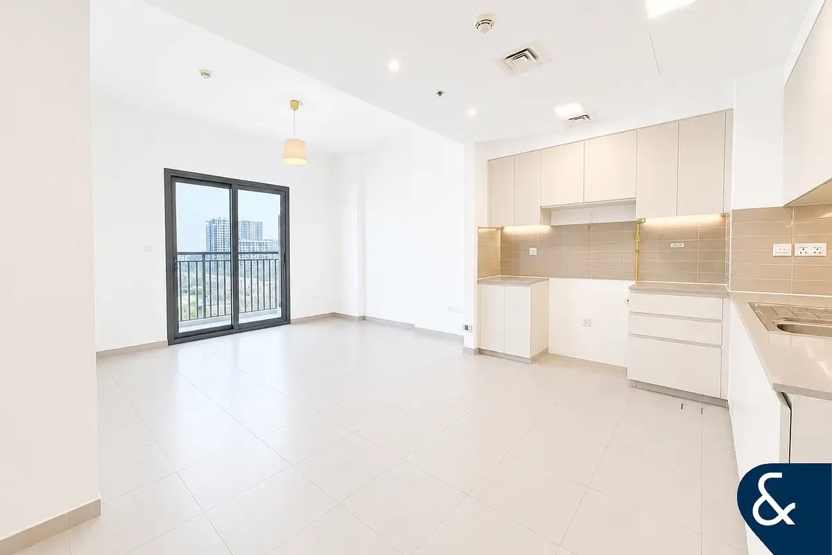 2-bedroom freehold apartment in Town Square — photo 4 of 4