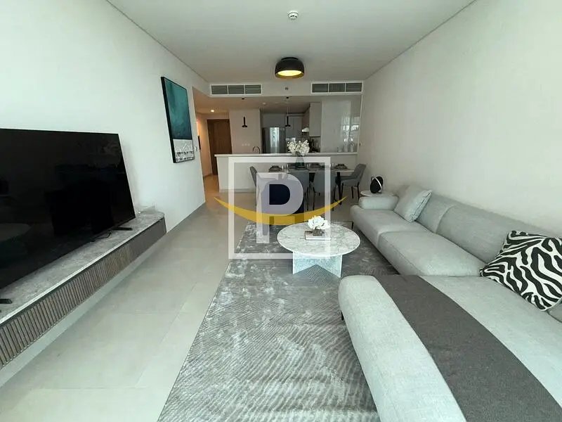 3-bedroom freehold apartment in Bur Dubai — photo 1 of 5
