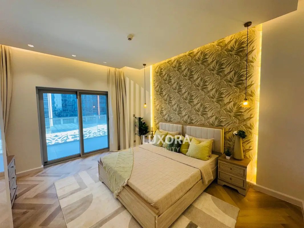 3-bedroom freehold apartment in Business Bay — photo 1 of 5