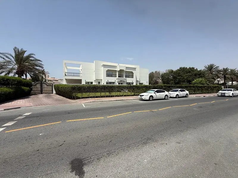 6-bedroom freehold villa in Al Safa — photo 3 of 5