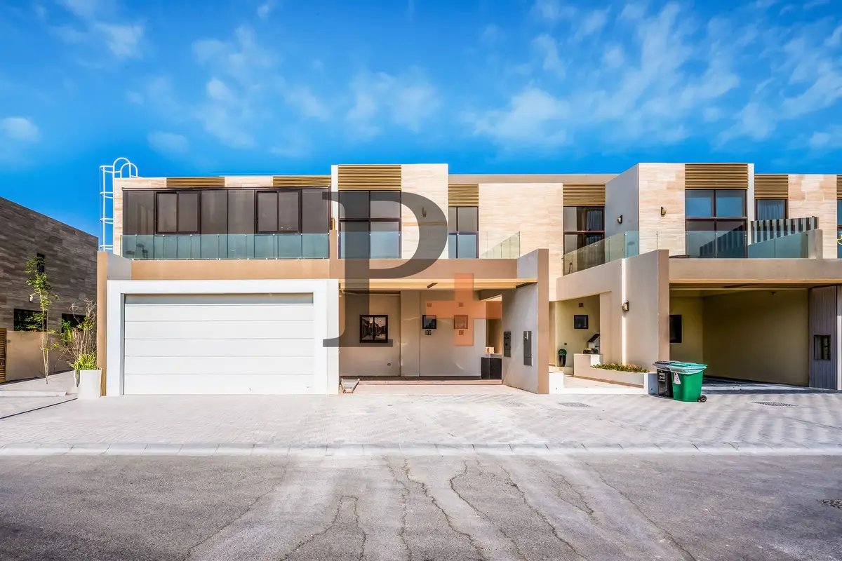 4-bedroom freehold villa in Mohammed Bin Rashid City (MBR City) — photo 1 of 5
