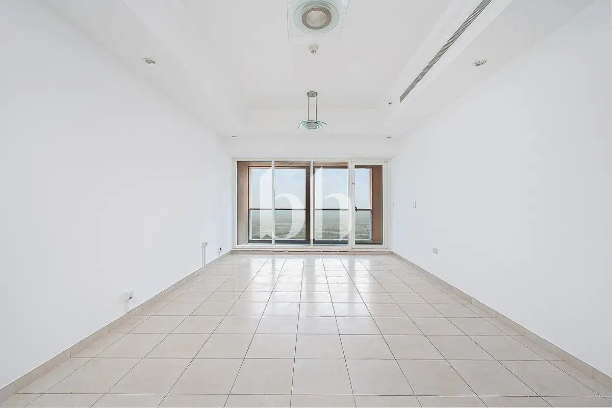 2-bedroom freehold apartment in Business Bay — photo 1 of 5