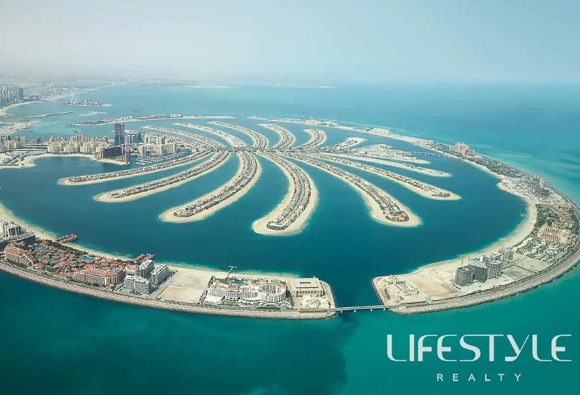 2-bedroom freehold apartment in Palm Jumeirah — photo 1 of 5
