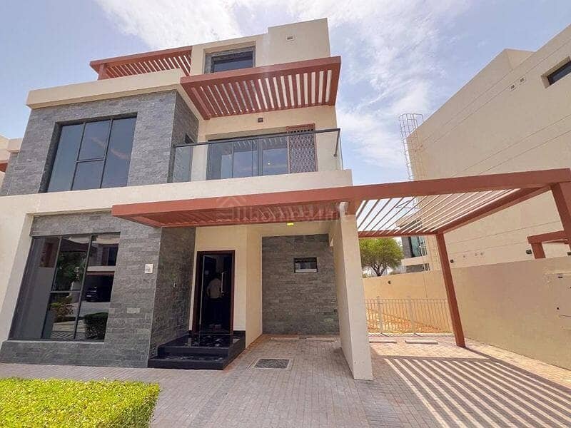 6-bedroom freehold villa in DAMAC Hills — photo 1 of 4