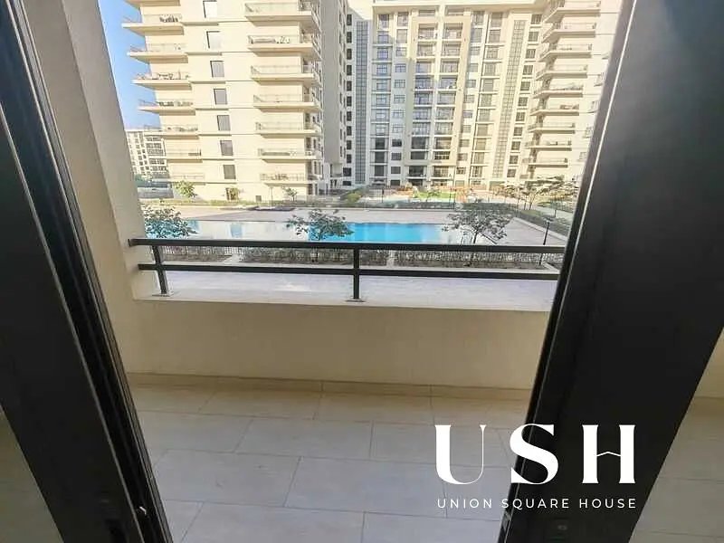 1-bedroom freehold apartment in Town Square — photo 4 of 4