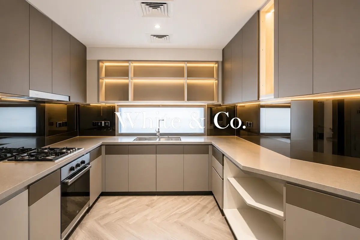 3-bedroom freehold apartment in Business Bay — photo 3 of 5