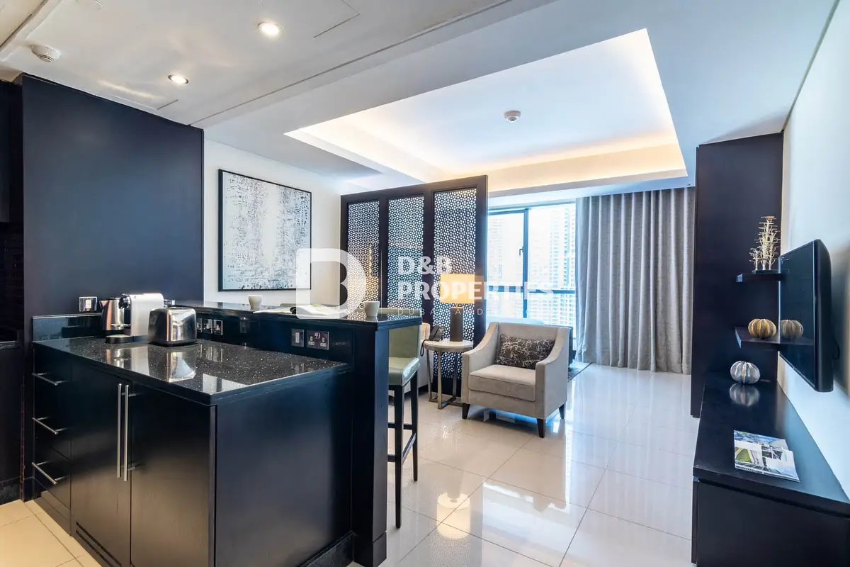 studio freehold apartment in Downtown Dubai — photo 1 of 4