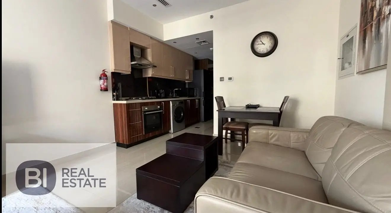 studio freehold apartment in Downtown Dubai — photo 1 of 4