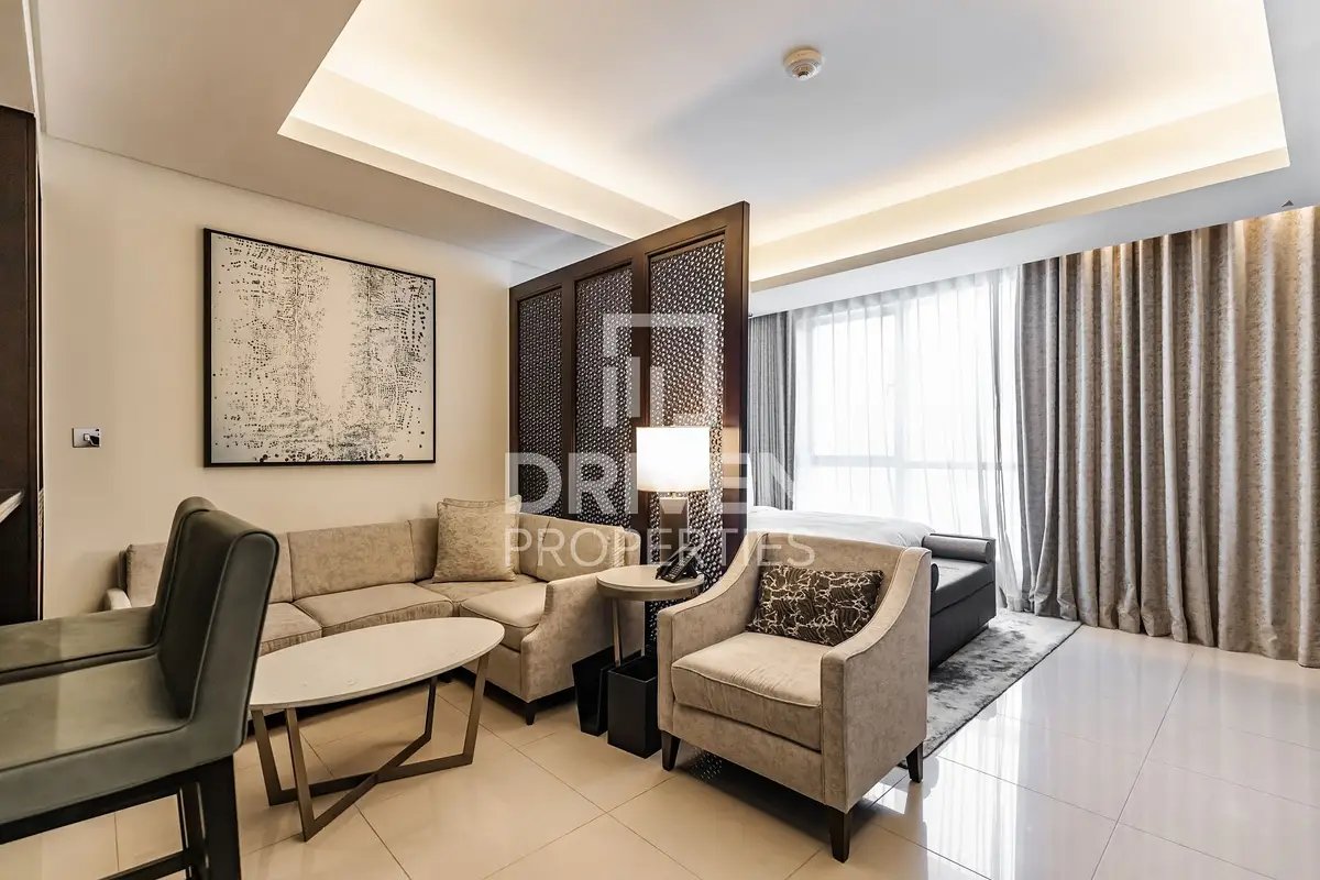 studio freehold apartment in Downtown Dubai — photo 1 of 4