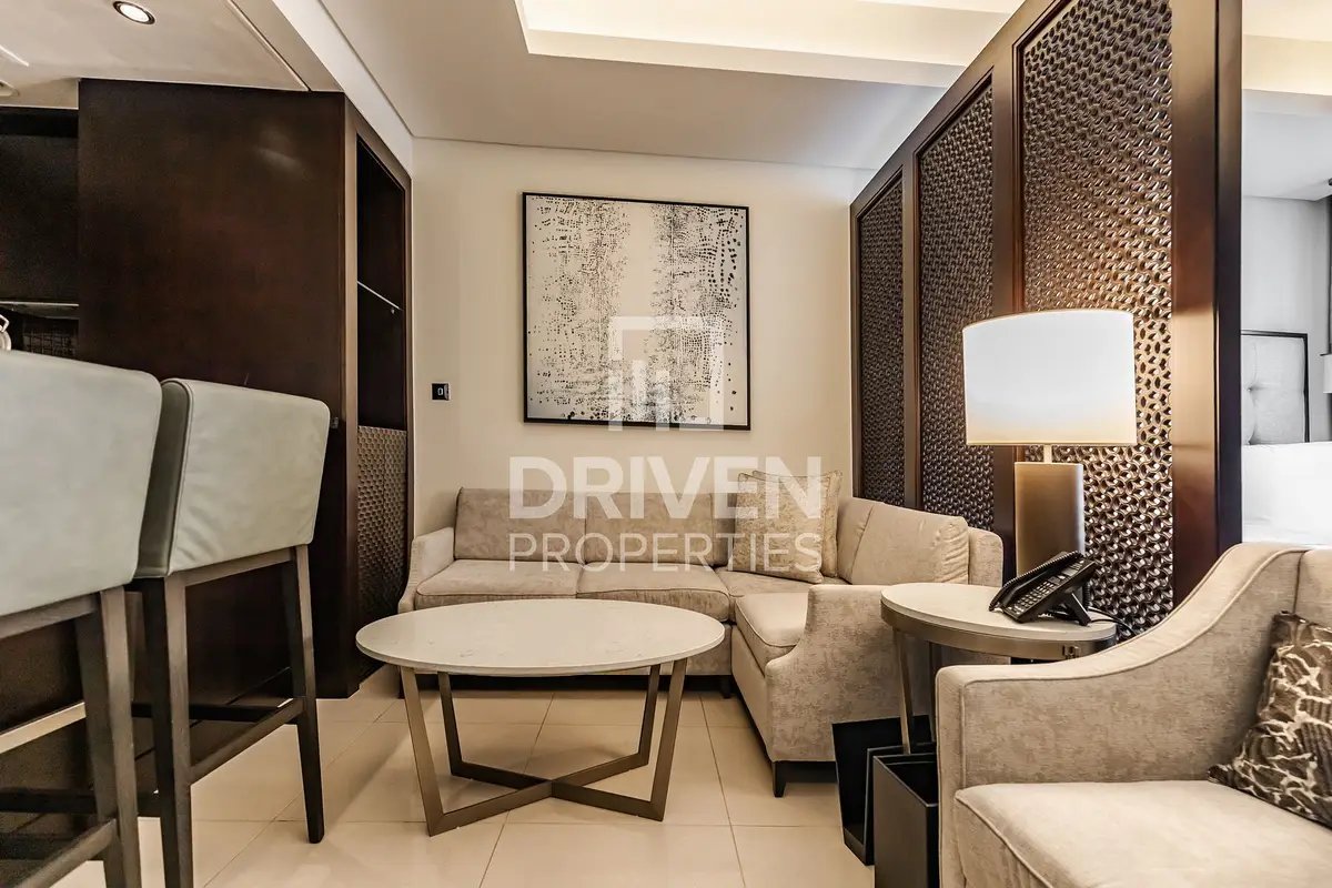 studio freehold apartment in Downtown Dubai — photo 2 of 4