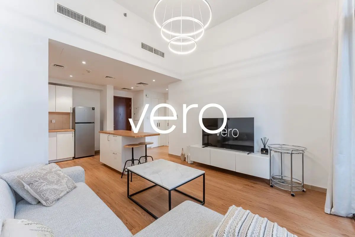 1-bedroom freehold apartment in Town Square — photo 2 of 4