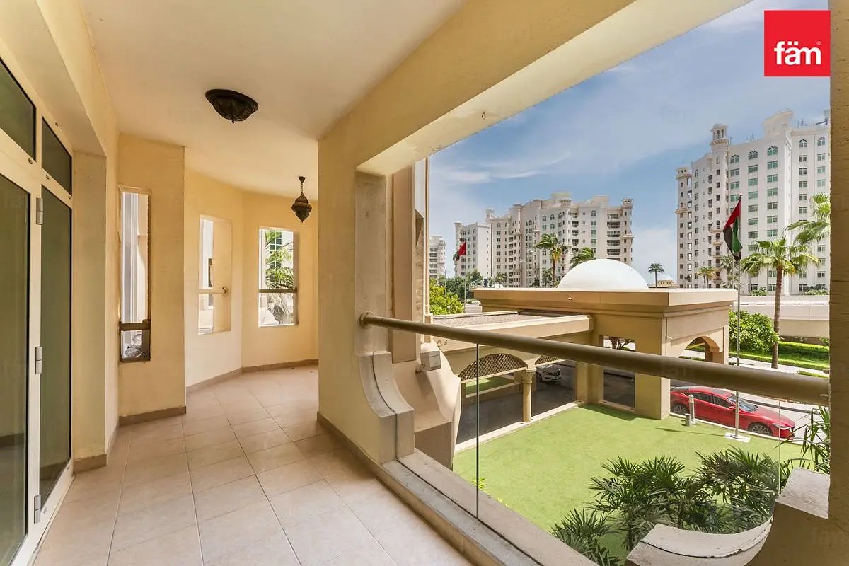2-bedroom freehold apartment in Palm Jumeirah — photo 1 of 4