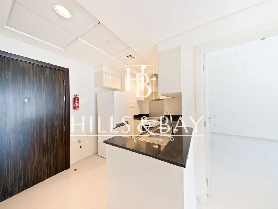 1-bedroom freehold apartment in DAMAC Hills — photo 2 of 4