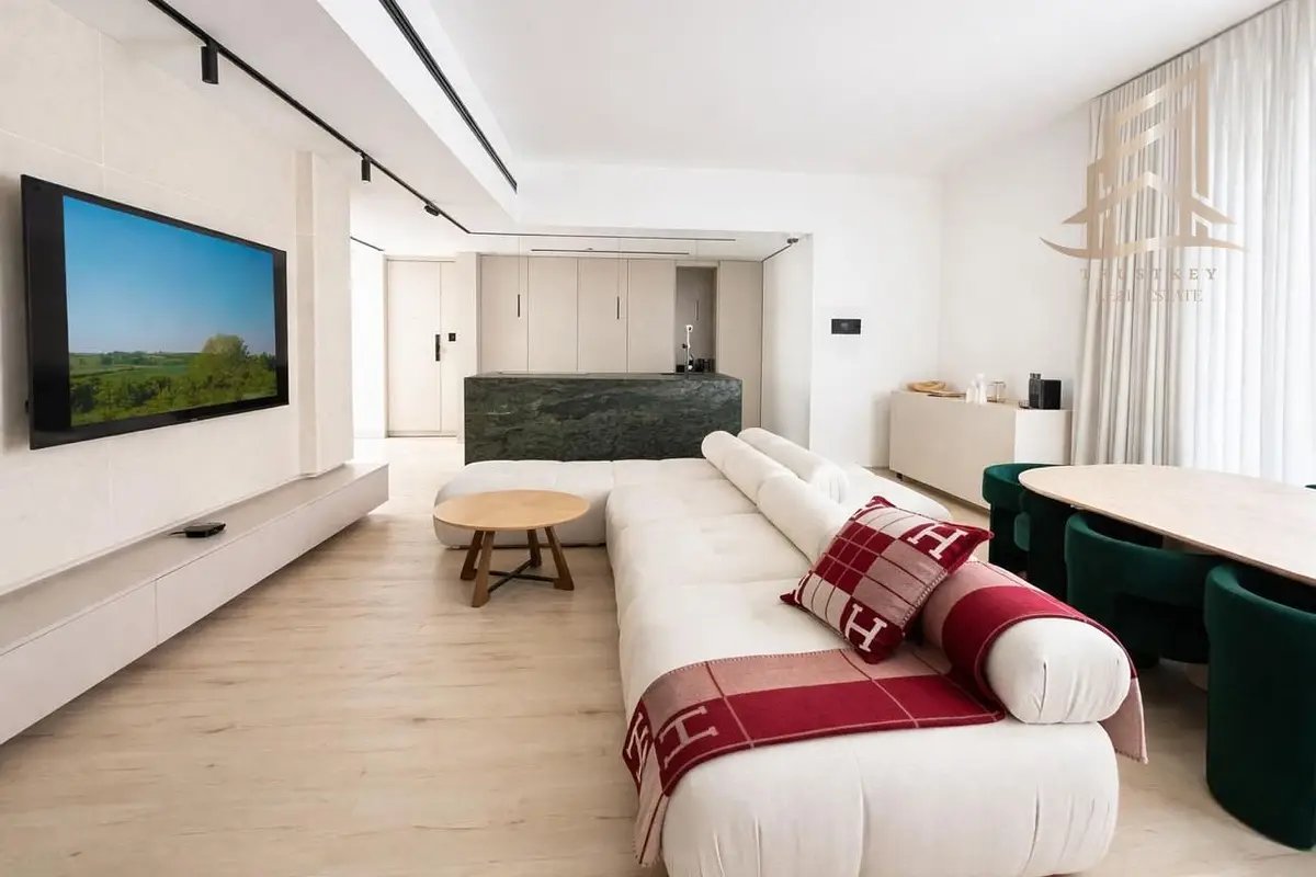 3-bedroom freehold apartment in Business Bay — photo 3 of 5