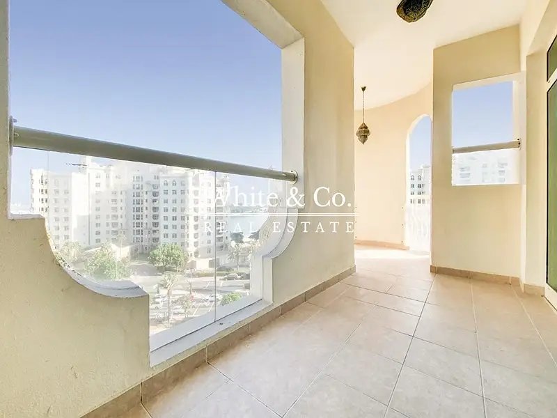 3-bedroom freehold apartment in Palm Jumeirah — photo 2 of 4