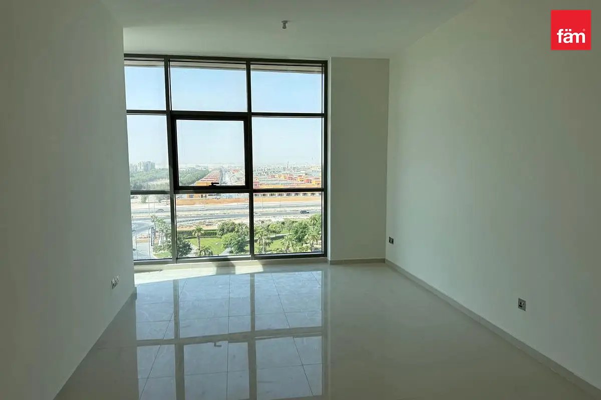 2-bedroom freehold apartment in DAMAC Hills — photo 3 of 5