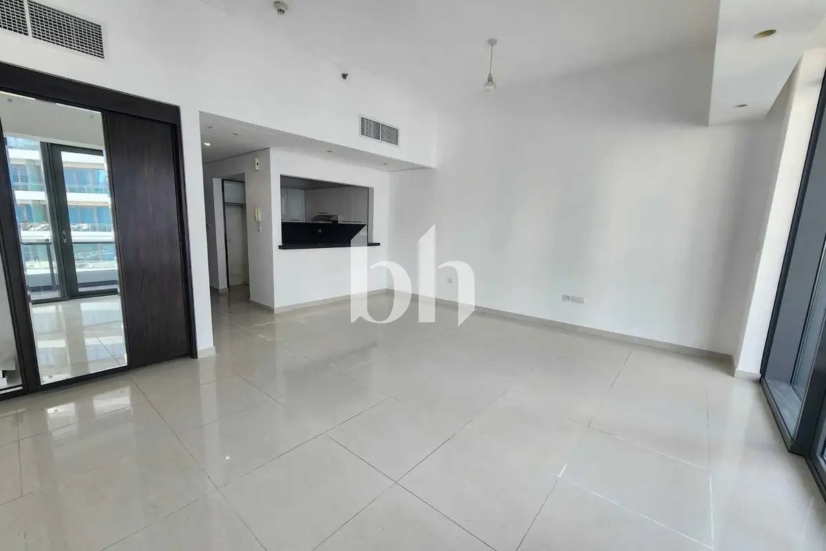 studio freehold apartment in Dubai Marina — photo 1 of 5