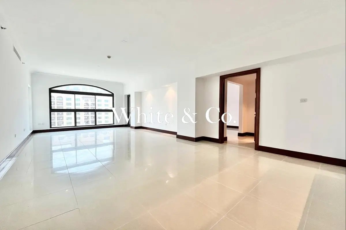 2-bedroom freehold apartment in Palm Jumeirah — photo 1 of 5
