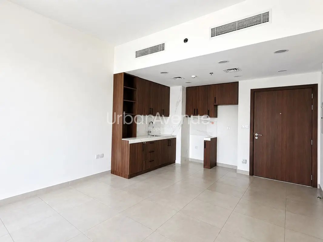 1-bedroom freehold apartment in Town Square — photo 3 of 5