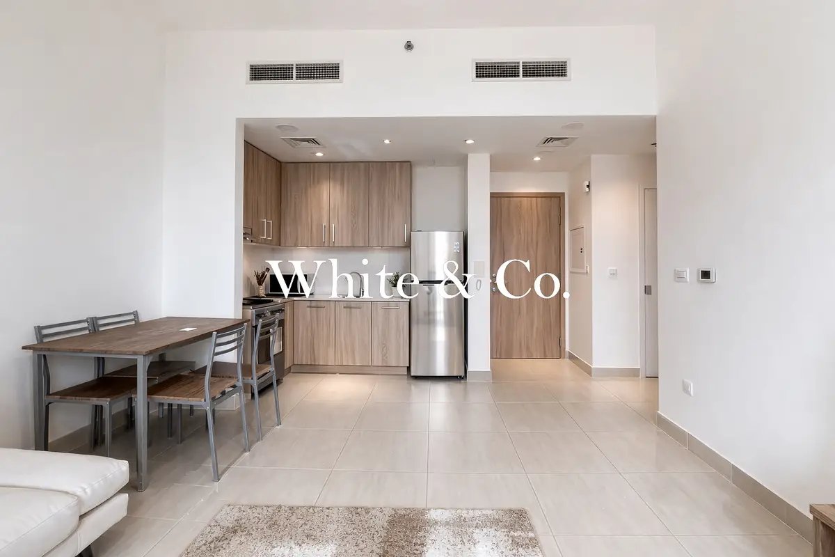 1-bedroom freehold apartment in Town Square — photo 3 of 5