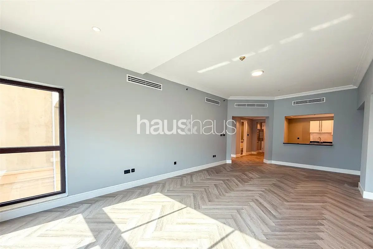 2-bedroom freehold apartment in Palm Jumeirah — photo 1 of 5