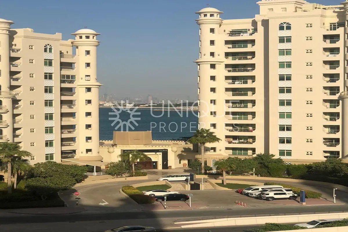 3-bedroom freehold apartment in Palm Jumeirah — photo 1 of 5
