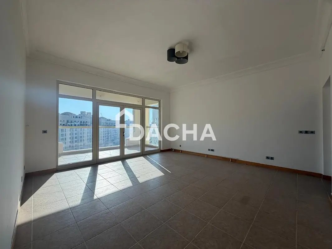 2-bedroom freehold apartment in Palm Jumeirah — photo 1 of 5
